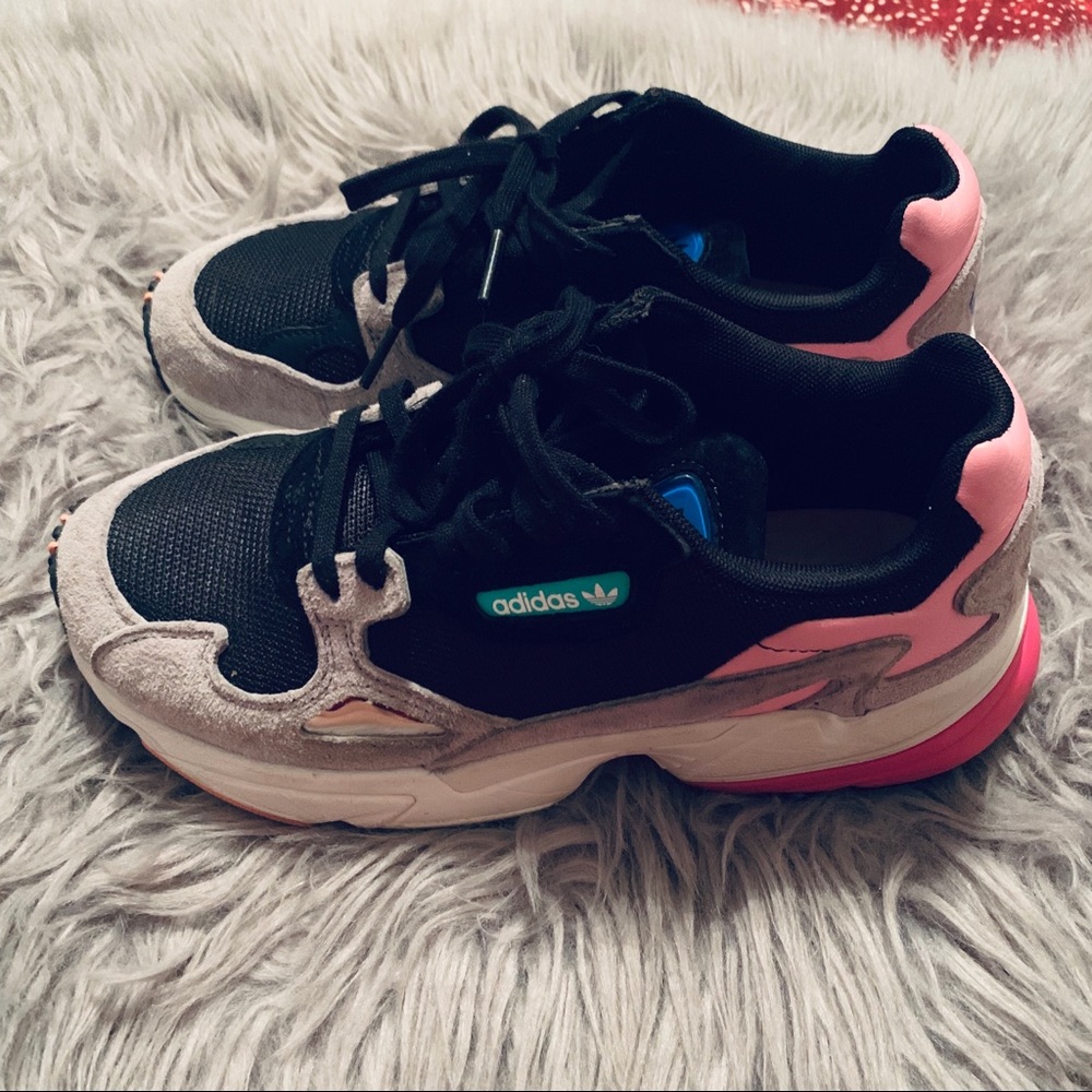 Adidas - Picture 3 of 6
